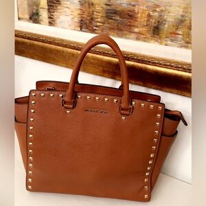 MICHAEL Michael Kors Selma Large Studded Tote Crossbody Bag